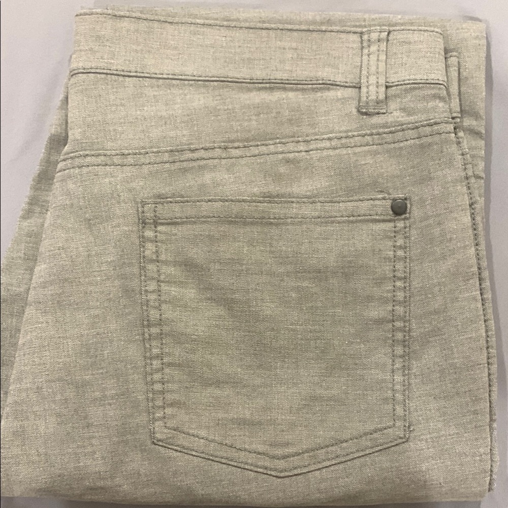 Haggar Slim-Straight Gray 36x30 Jeans - The Active Series City Flex 5-pocket